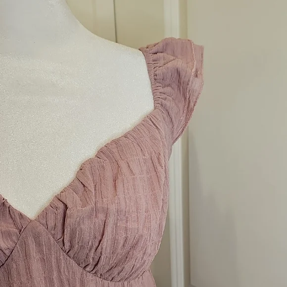 Le Lis Collection Blush Pink Flutter Sleeve Tiered Midi Dress Sz M - Picture 3 of 10